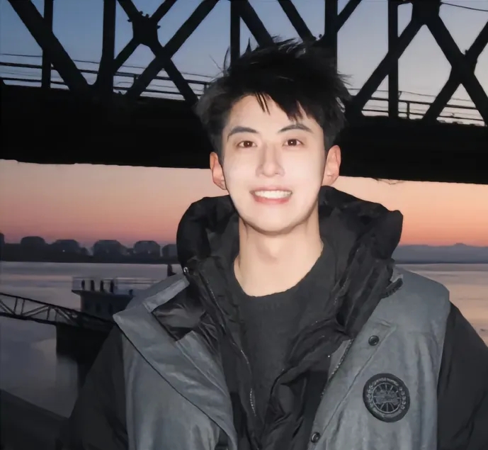 李富